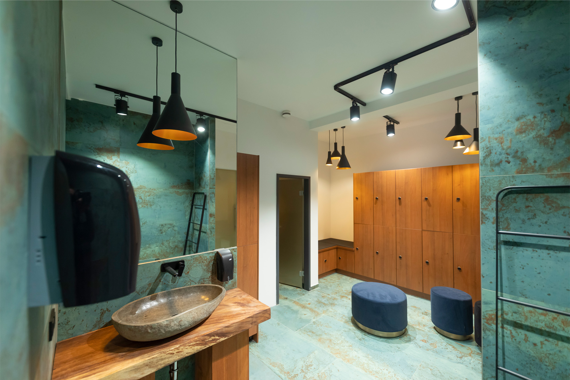 MIS_intenso-Darmstadt-Ostbahnhof_Umkleide